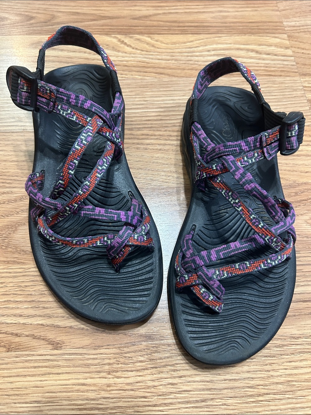 EUC Chaco Women's ZVolv X2 Purple & Red Multi-Pattern Strappy Sandals